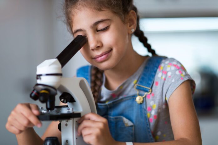 Microscopes Can Encourage Kids into Science Microscopes Can Encourage Kids into Science
